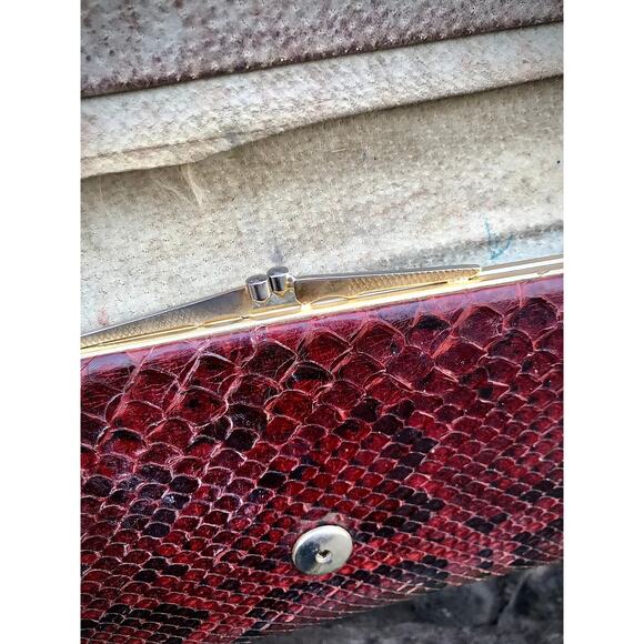 Genuine snake skin clutch in ochre red and black - Picture 5 of 7